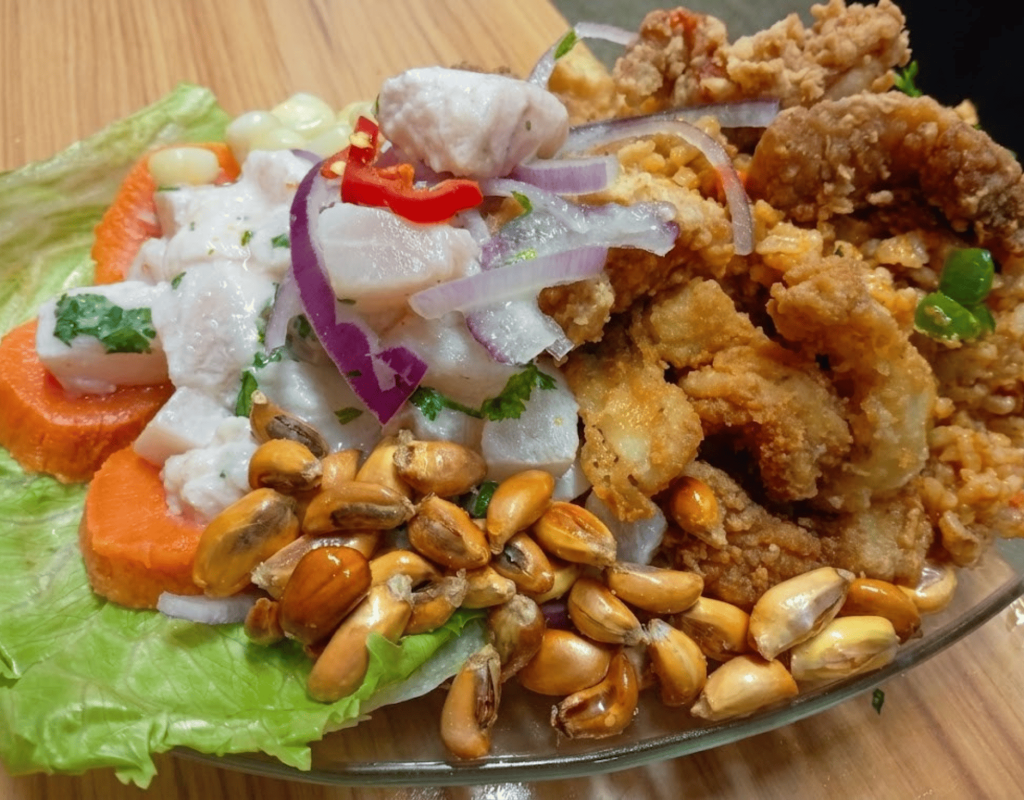 Ceviche comida peruana restaurante chicharrón pescado Salamanca